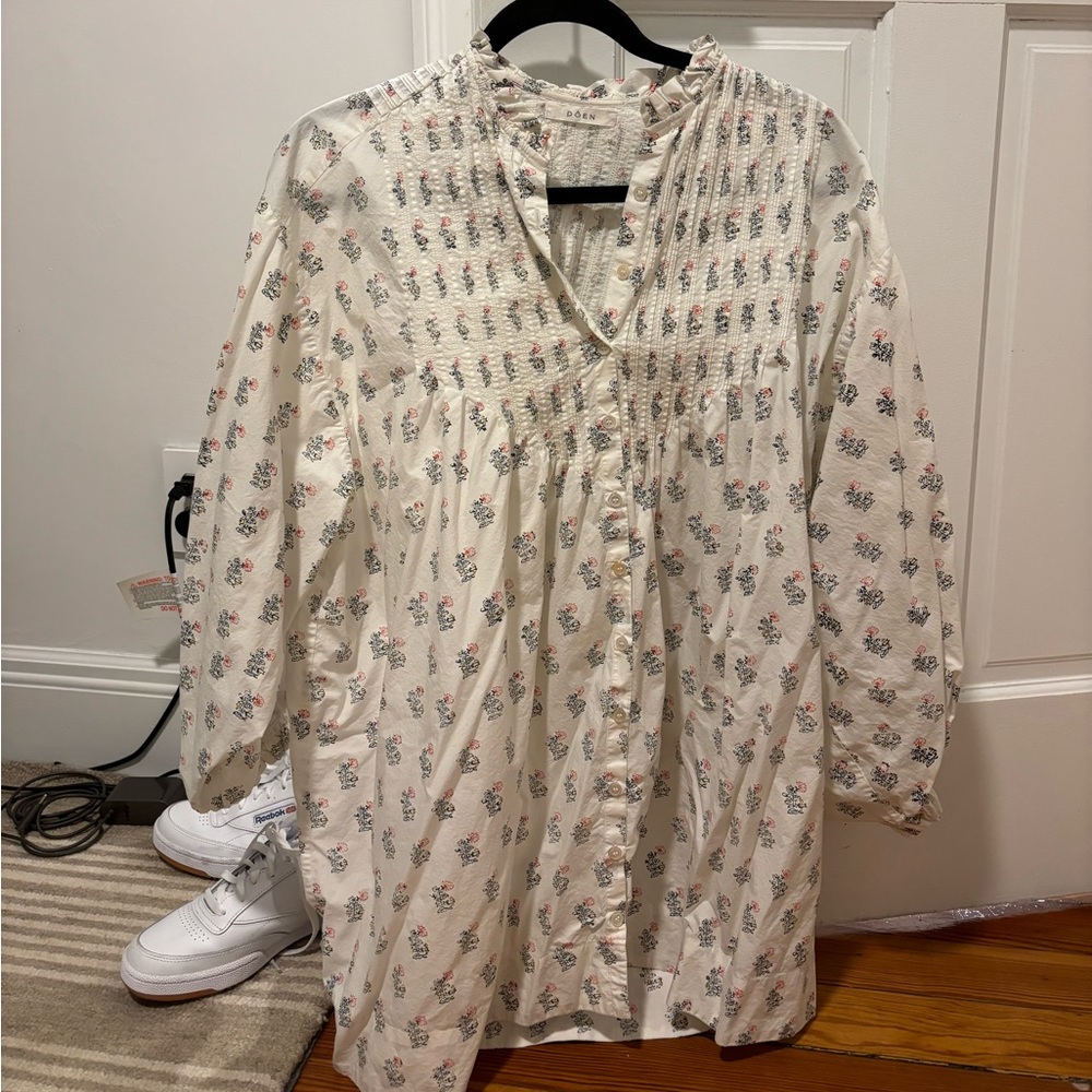 Like new lovely printed Doen shirt dress. Size xs.